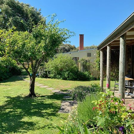 Cherry Plum Cottages Port Fairy Exteriör bild