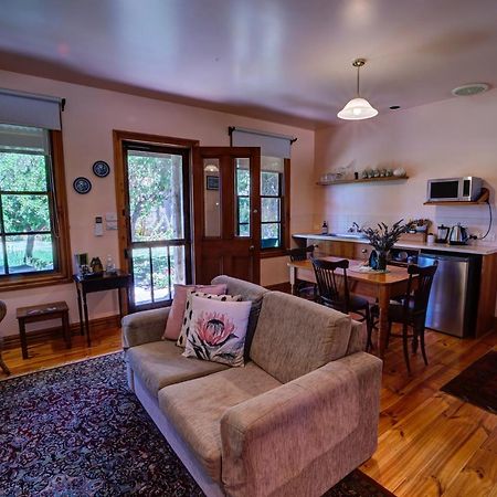 Cherry Plum Cottages Port Fairy Exteriör bild