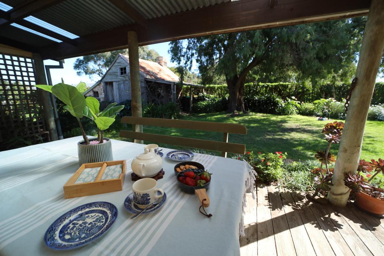 Cherry Plum Cottages Port Fairy Exteriör bild