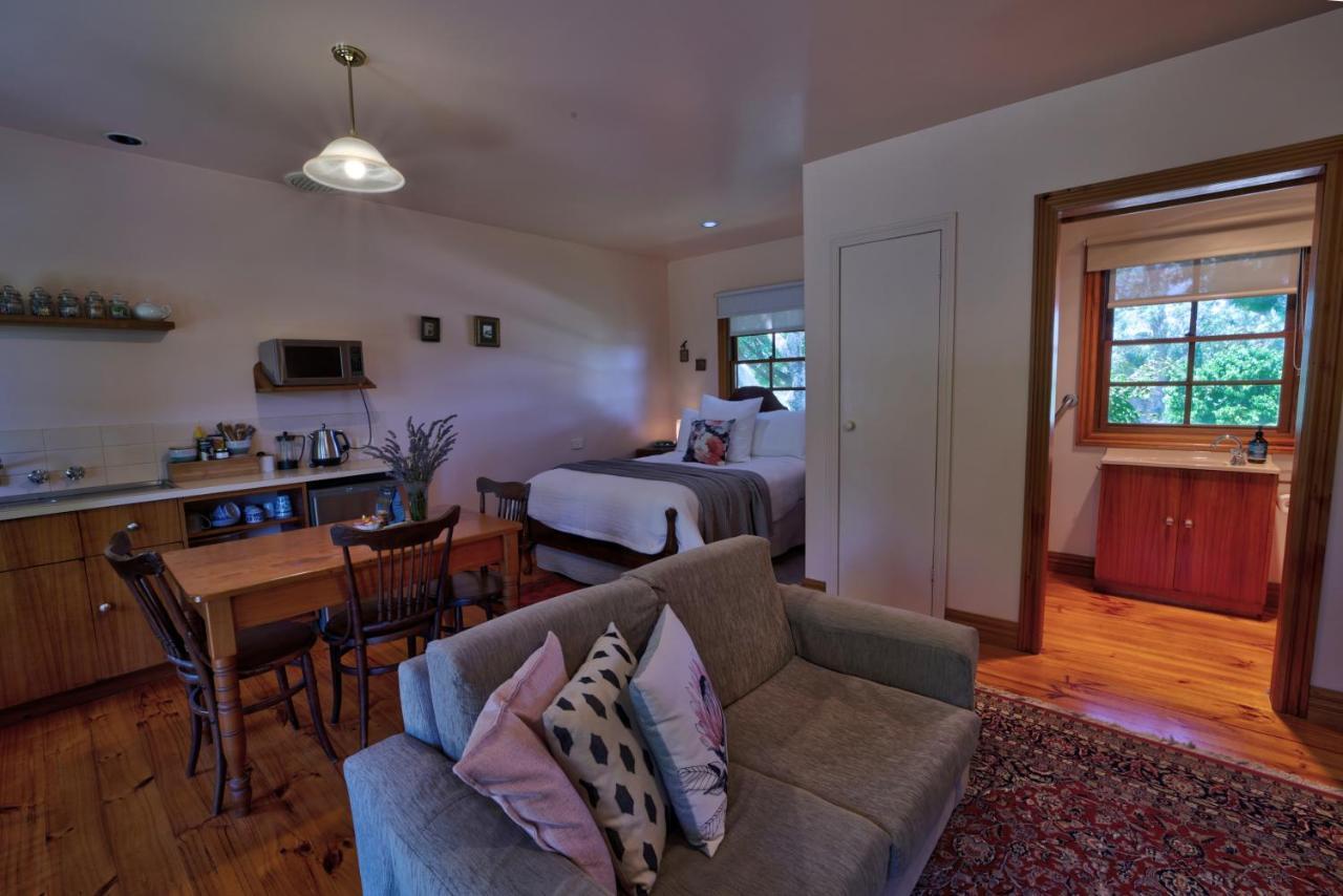 Cherry Plum Cottages Port Fairy Exteriör bild