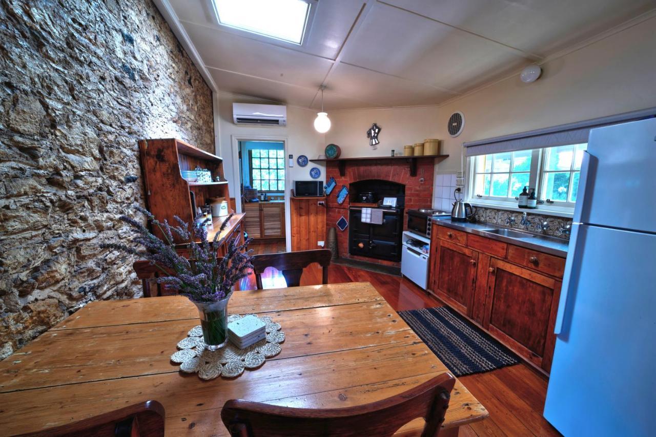 Cherry Plum Cottages Port Fairy Exteriör bild