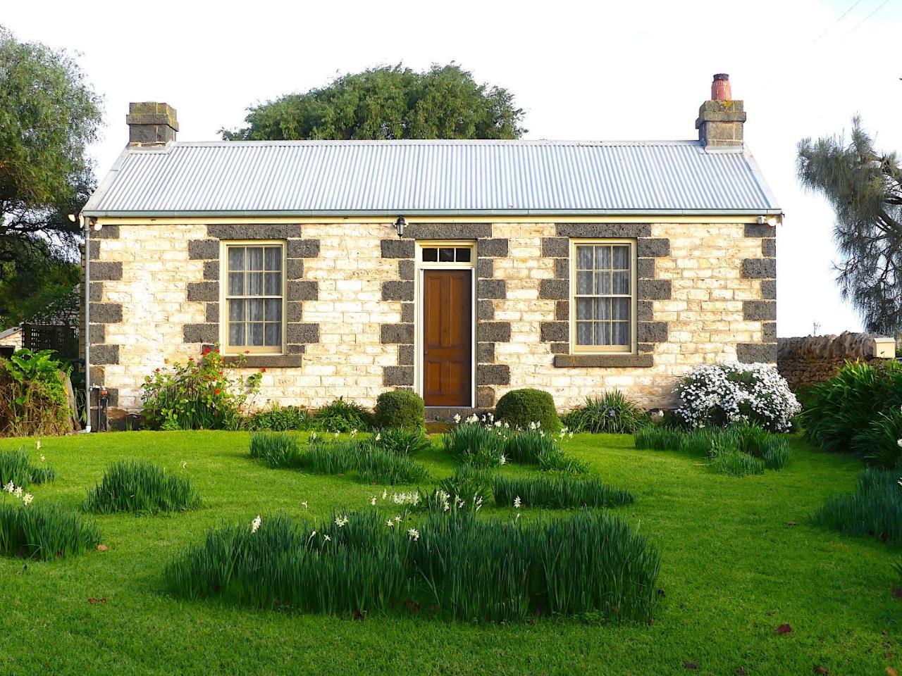 Cherry Plum Cottages Port Fairy Exteriör bild