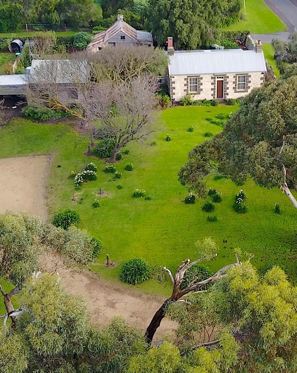 Cherry Plum Cottages Port Fairy Exteriör bild